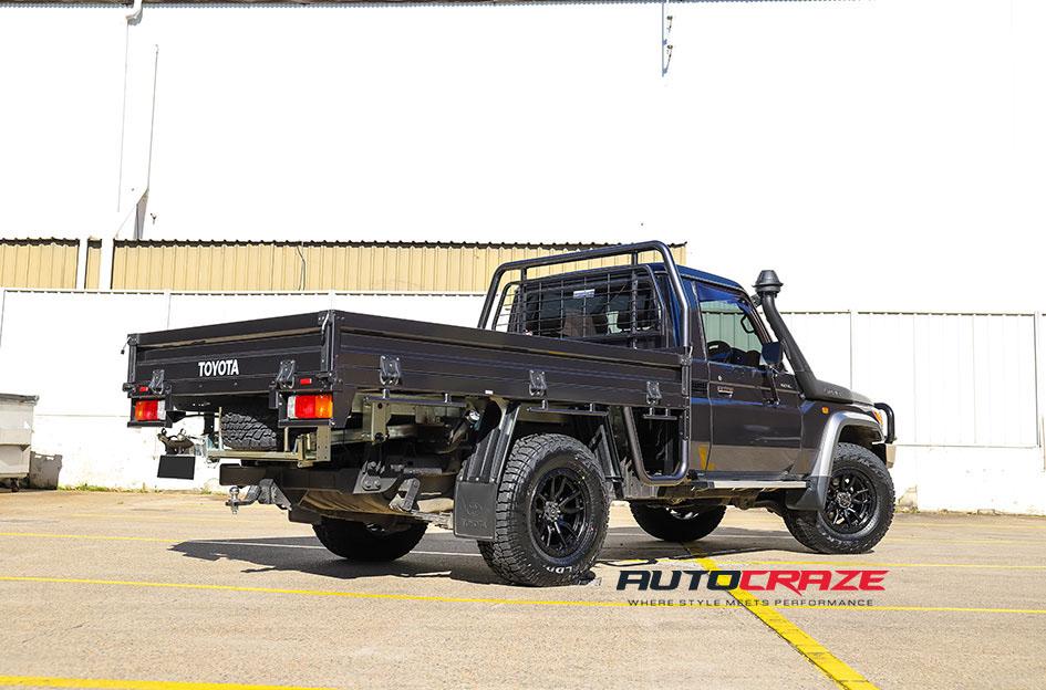 TOYOTA LANDCRUSIER REBEL MATTE BLACK